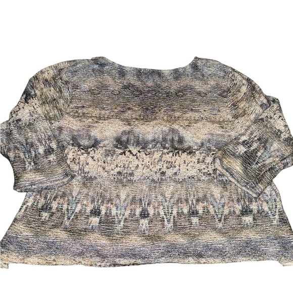 Unique Light-wear Sweater - Picture 2 of 3